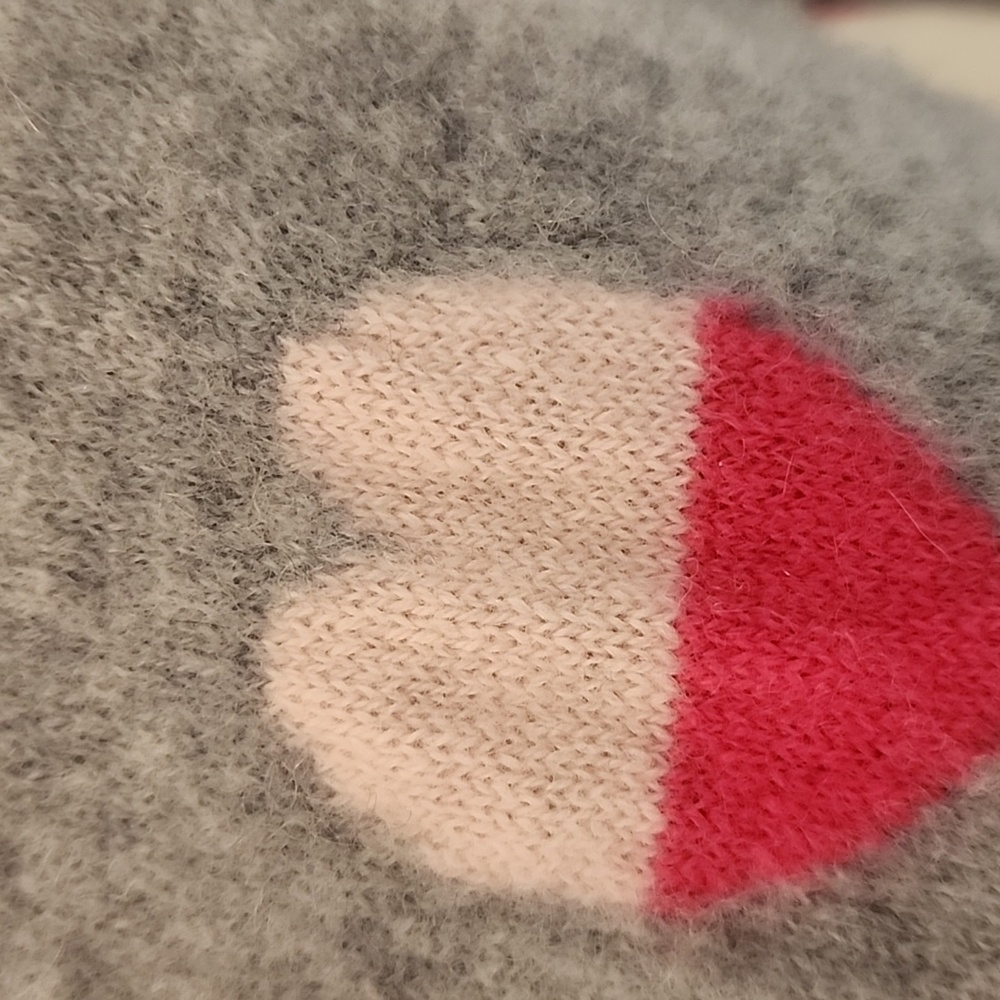 Cashmere vneck - Picture 3 of 6